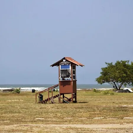 La Playa Frente Al Mar *