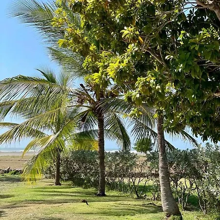 La Playa Frente Al Mar